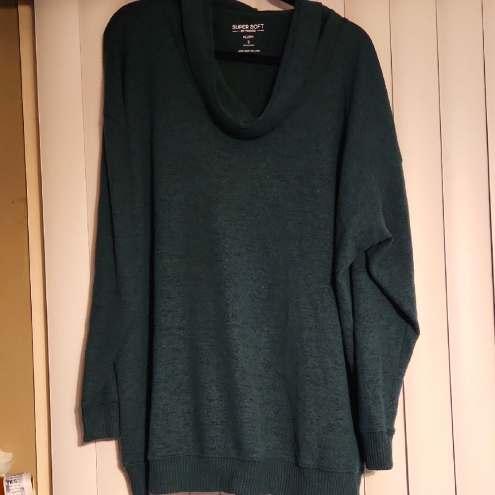 TORRID  Cowl Neck  Green Sweater Size 3
